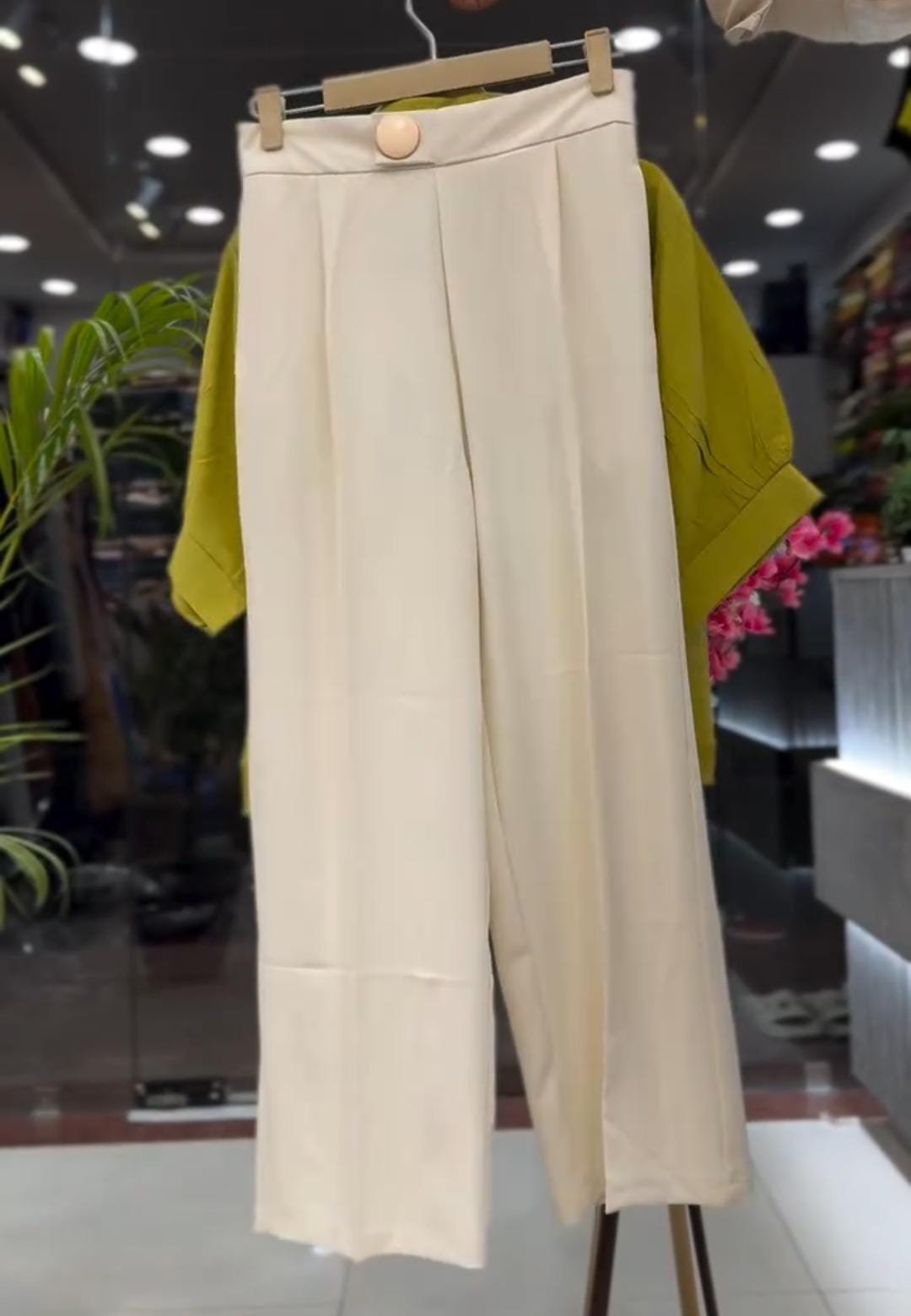 Trendy Top With Pants for Women 🌸