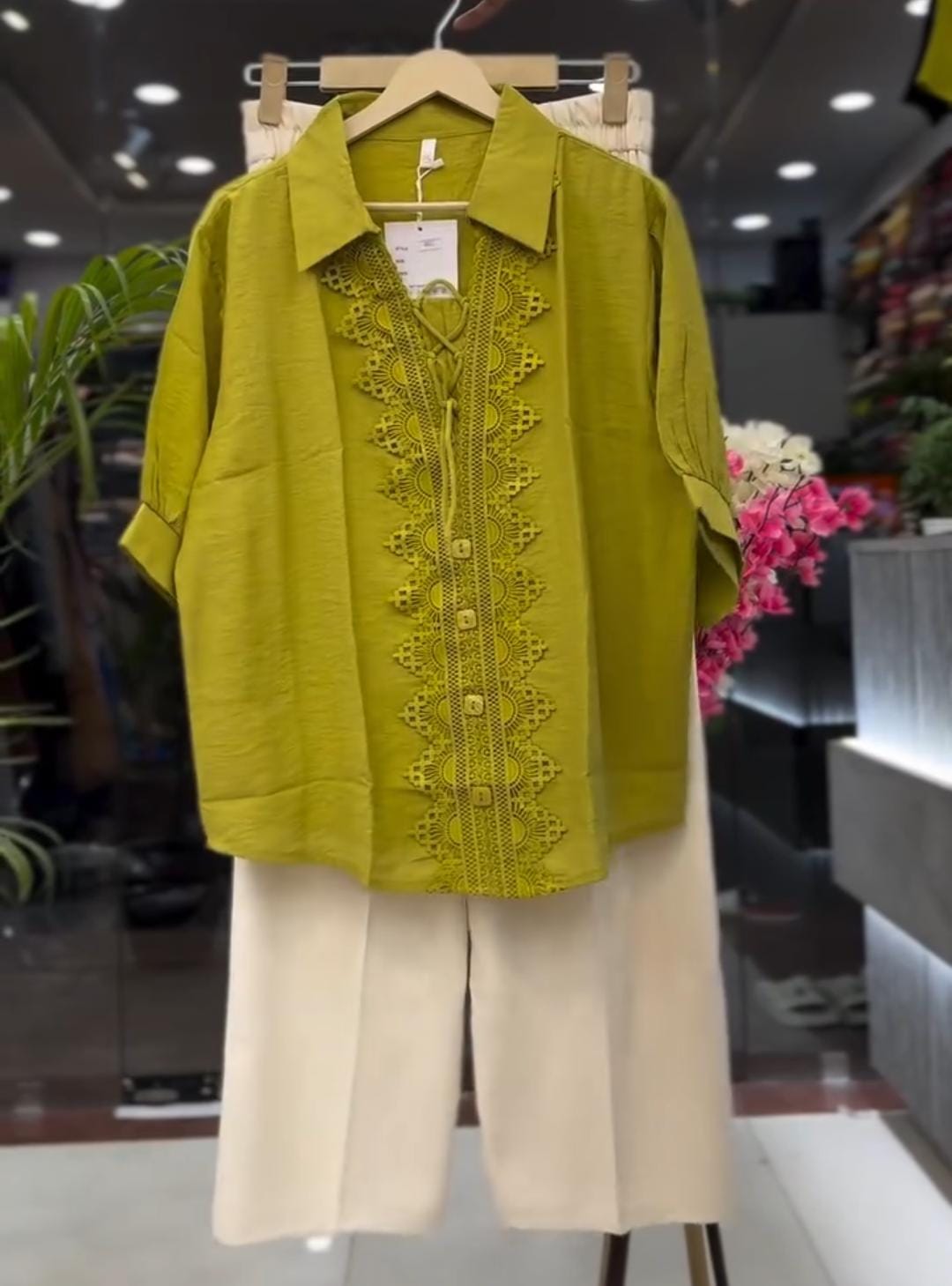Trendy Top With Pants for Women 🌸
