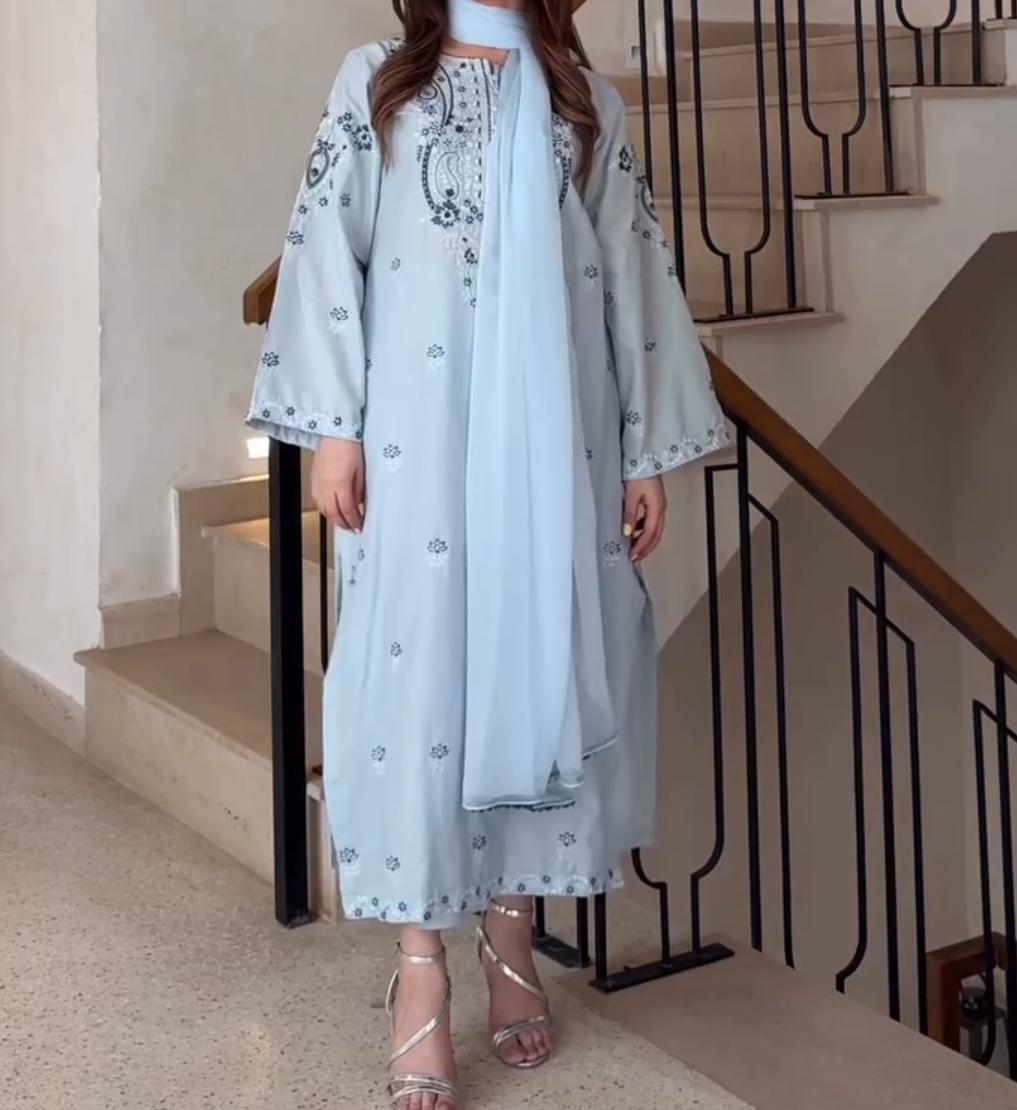 Beautiful Women's 3 Piece Suit