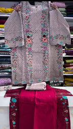 Beautiful Embroidered 3PC Lawn Suit 🌸