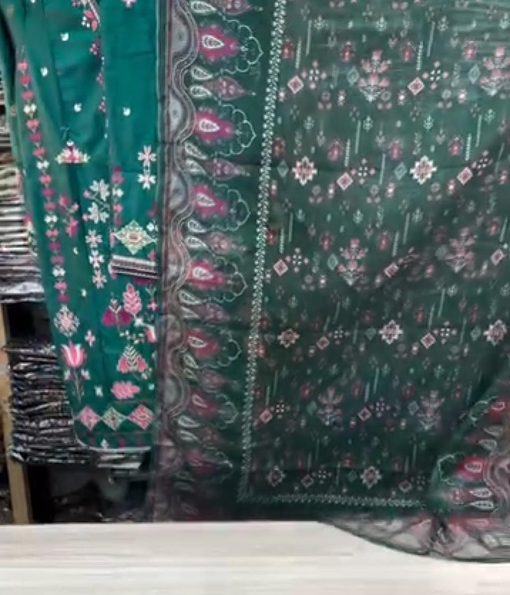Women's 3 Piece Embroidered Lawn Suit