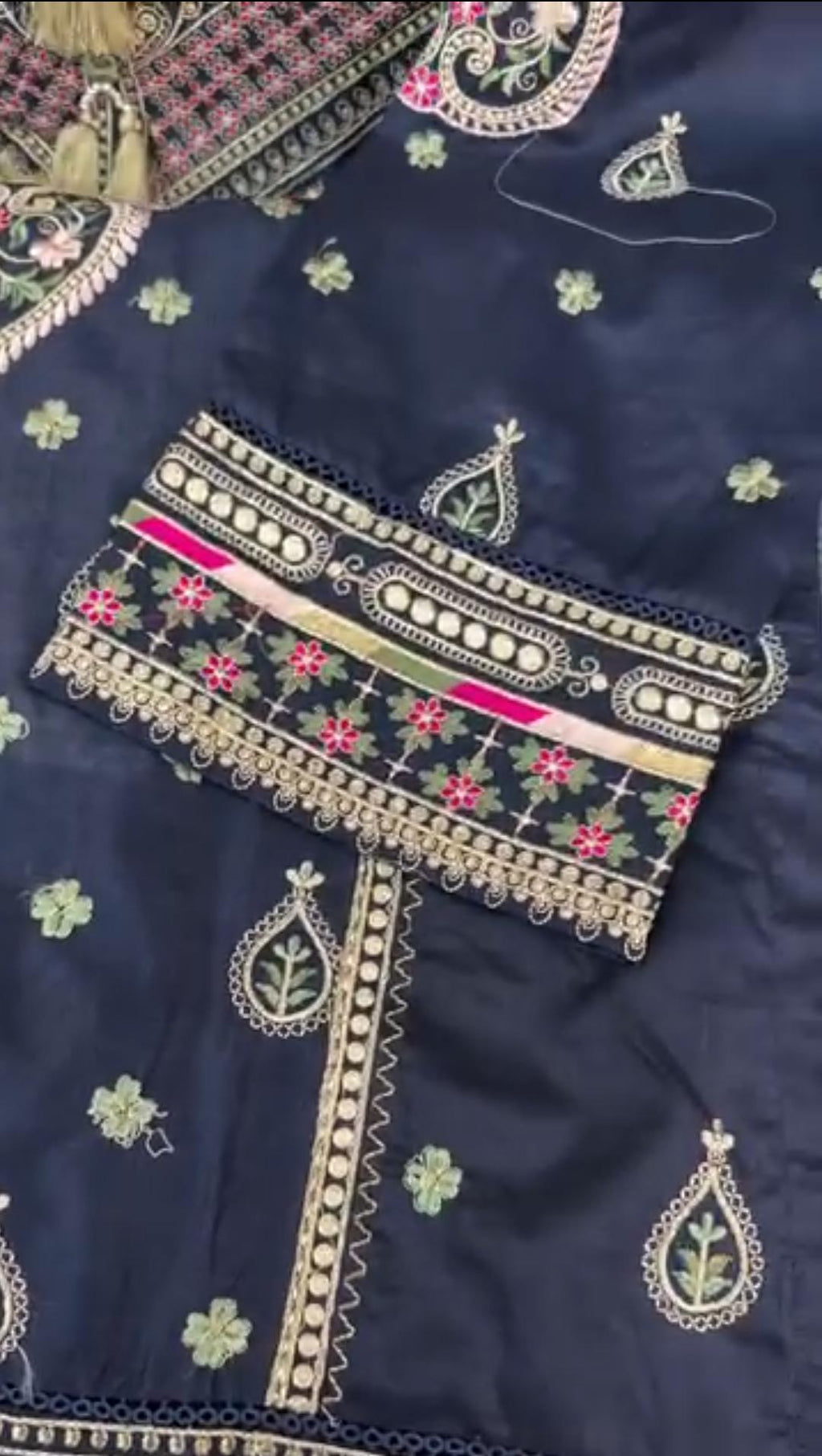 Women's 3 Piece Embroidered Lawn Suit