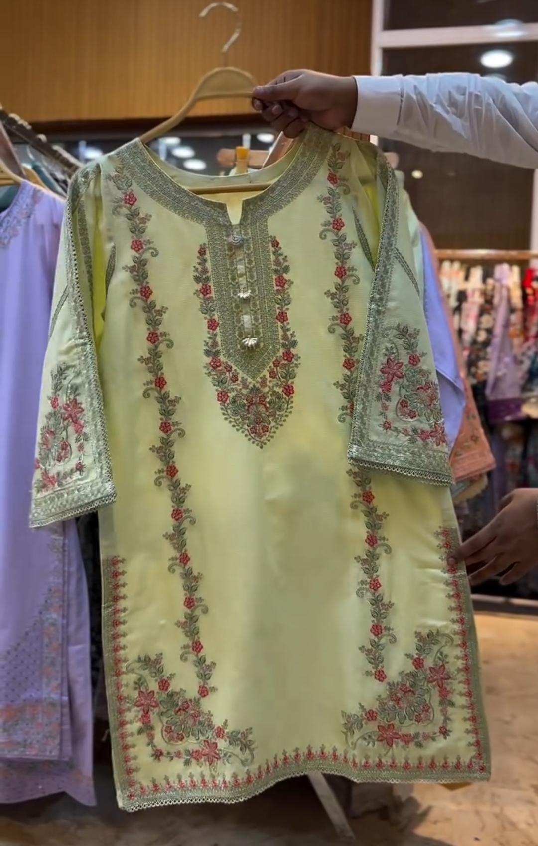 Beautiful Embroidered 3 Piece Suit for Women 🌸
