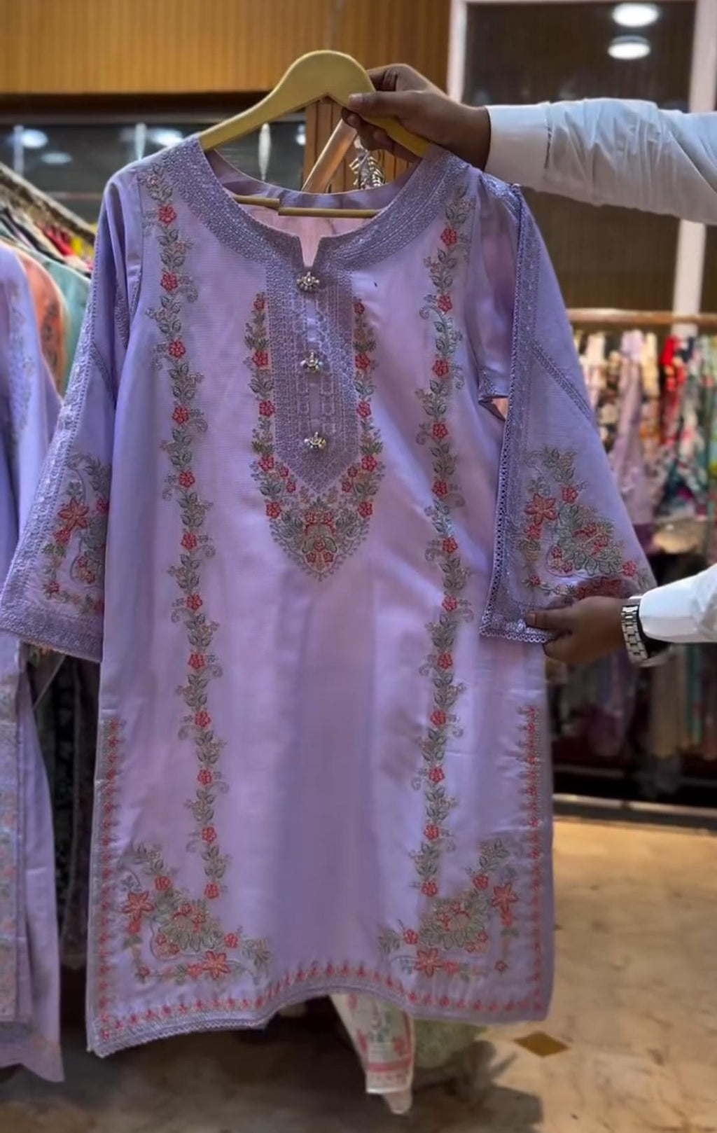 Beautiful Embroidered 3 Piece Suit for Women 🌸