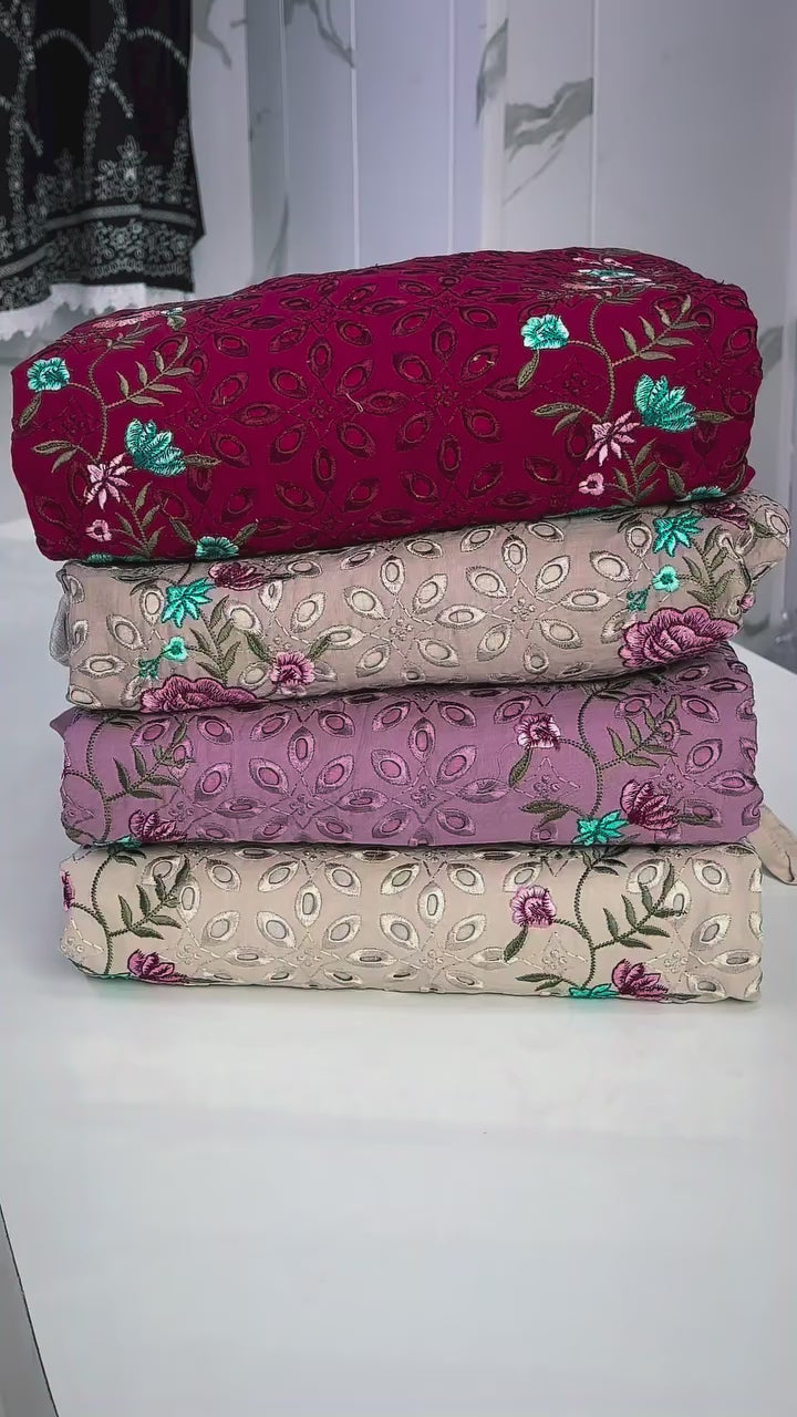 Beautiful Embroidered 3PC Lawn Suit 🌸